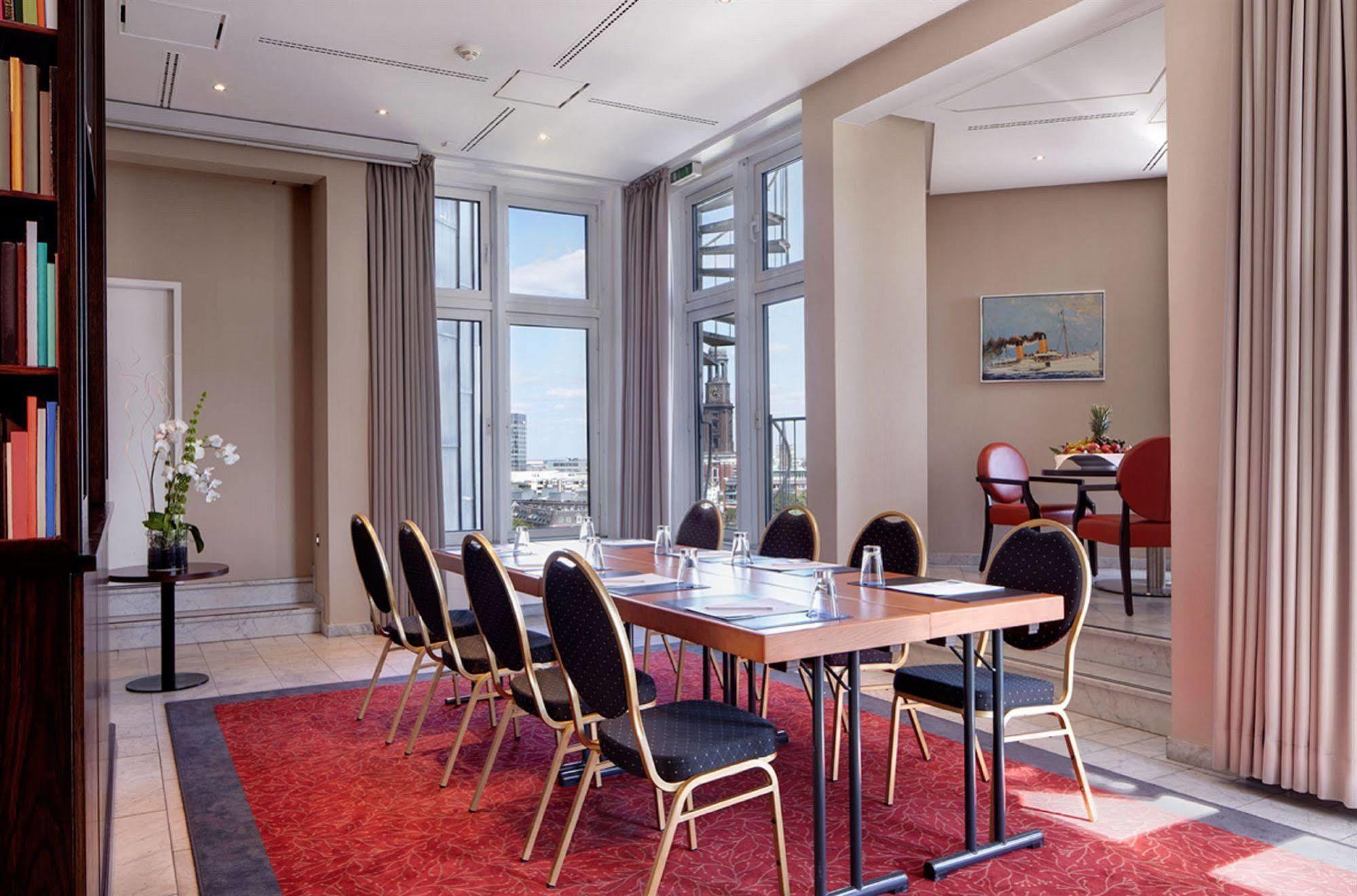 Hotel Hafen Hamburg Bagian luar foto