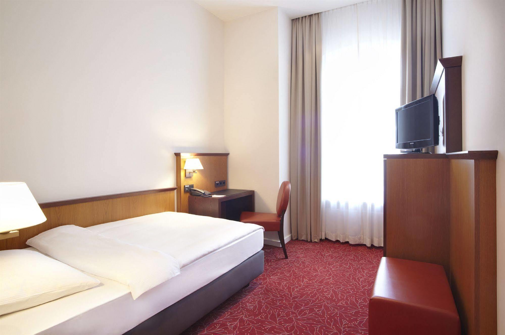 Hotel Hafen Hamburg Bagian luar foto