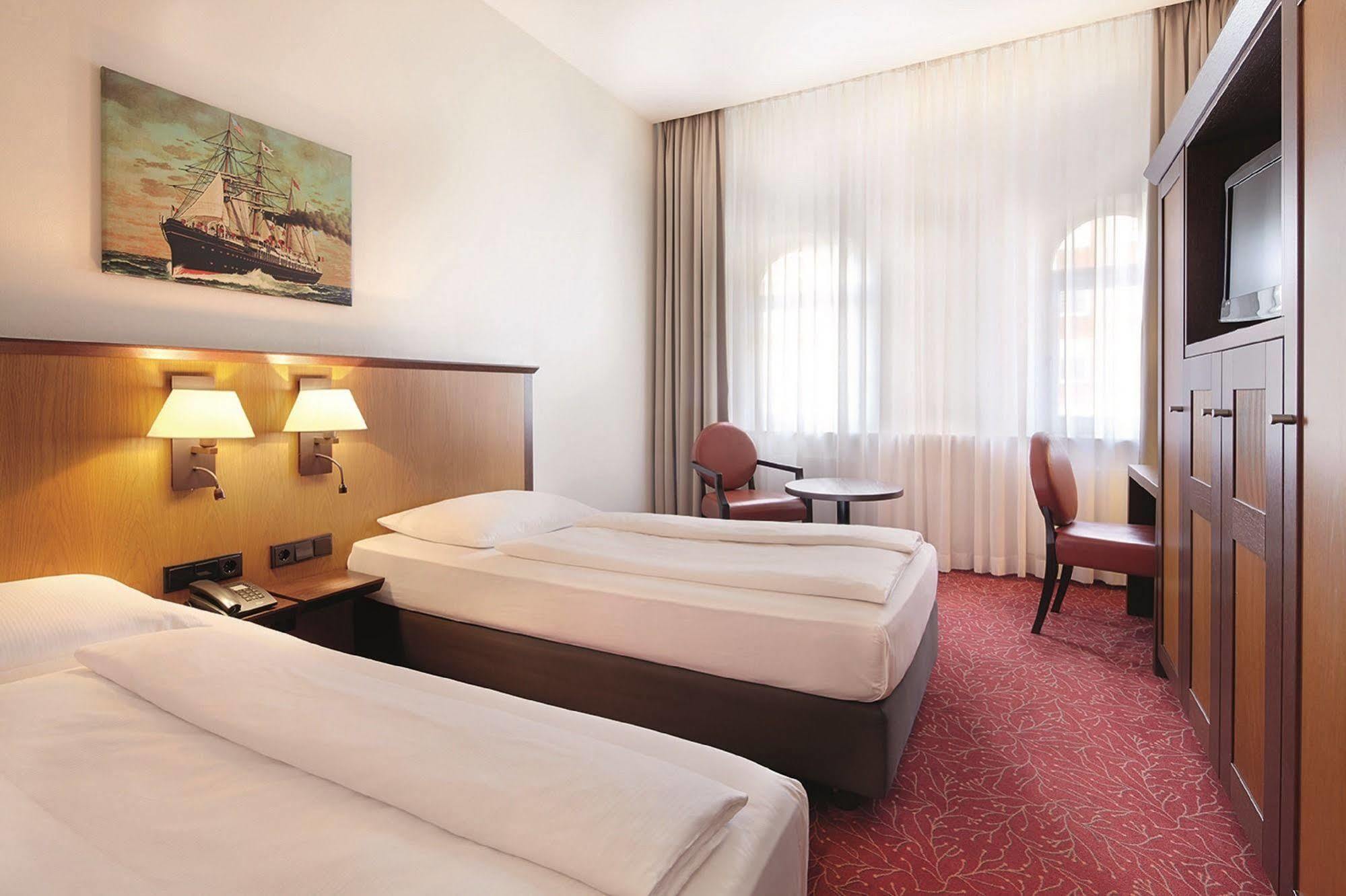Hotel Hafen Hamburg Bagian luar foto