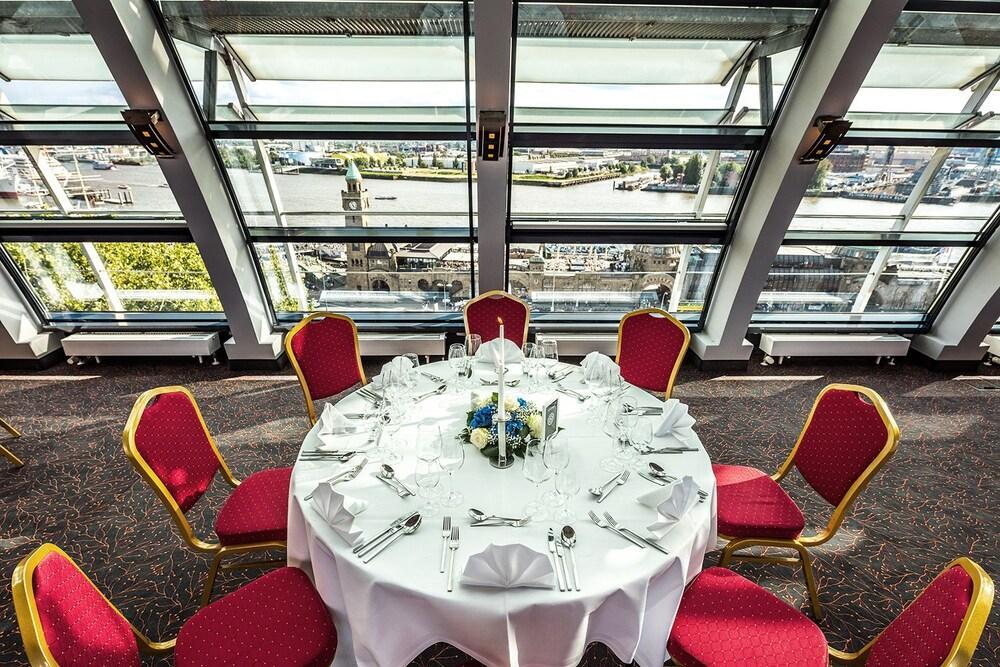 Hotel Hafen Hamburg Bagian luar foto